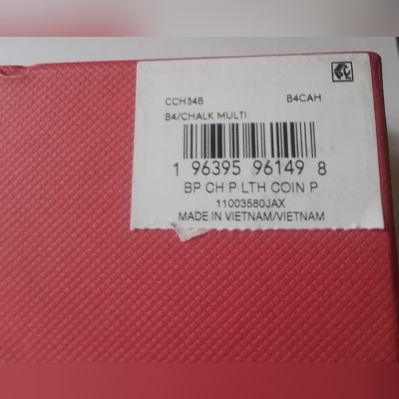 New Coach Heart Shape Cherry Print Coin Coin/ Tote Charm  Dog Clip & Gift Box - Picture 11 of 11